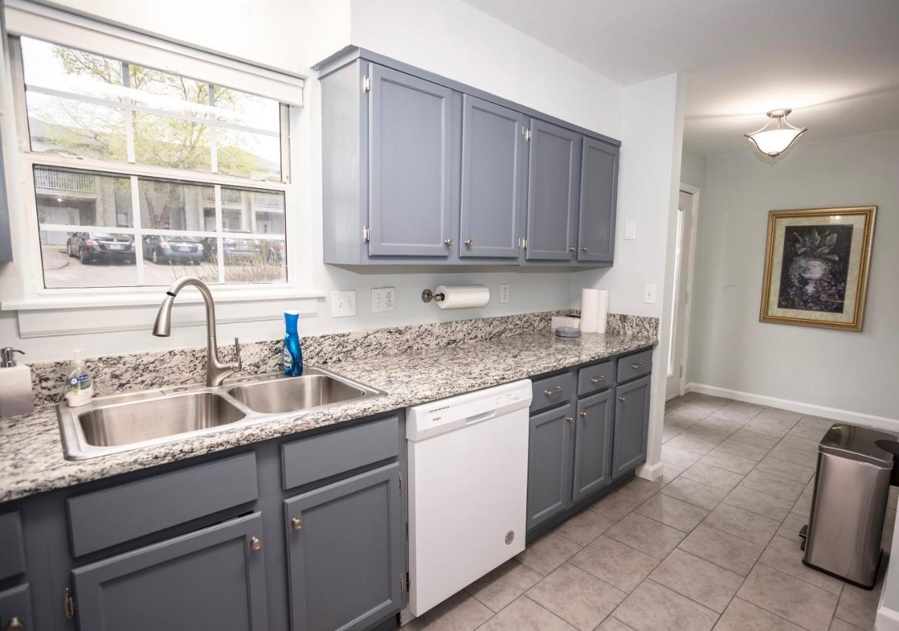 Elegant 3 Bedroom Apt With Free Parking And Balcony Nashville Exterior photo