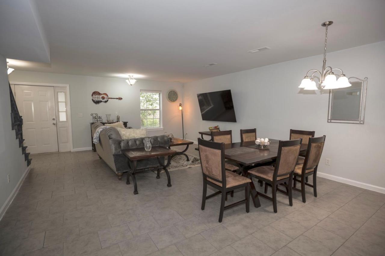 Elegant 3 Bedroom Apt With Free Parking And Balcony Nashville Exterior photo