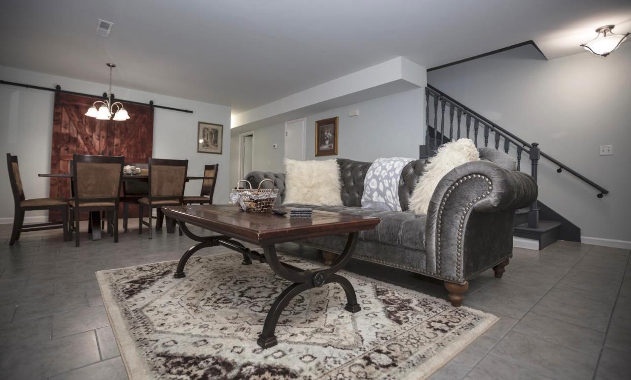 Elegant 3 Bedroom Apt With Free Parking And Balcony Nashville Exterior photo