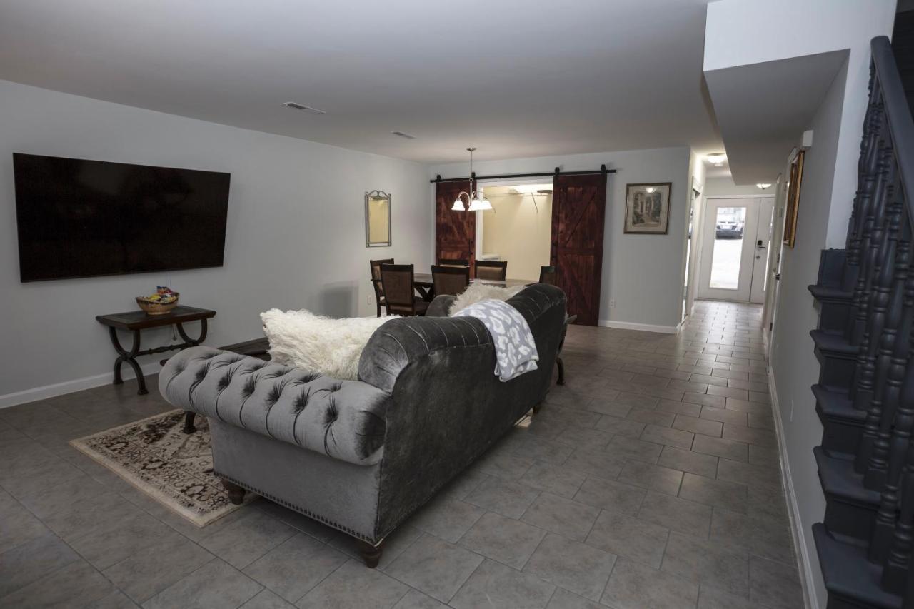 Elegant 3 Bedroom Apt With Free Parking And Balcony Nashville Exterior photo